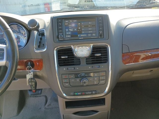 2014 Chrysler Town & Country Touring