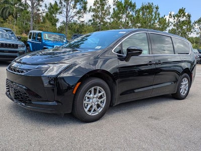 2027 Chrysler Pacifica PACIFICA SELECT