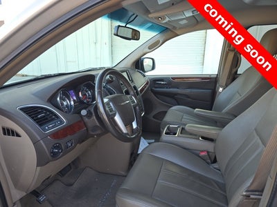 2013 Chrysler Town & Country Touring