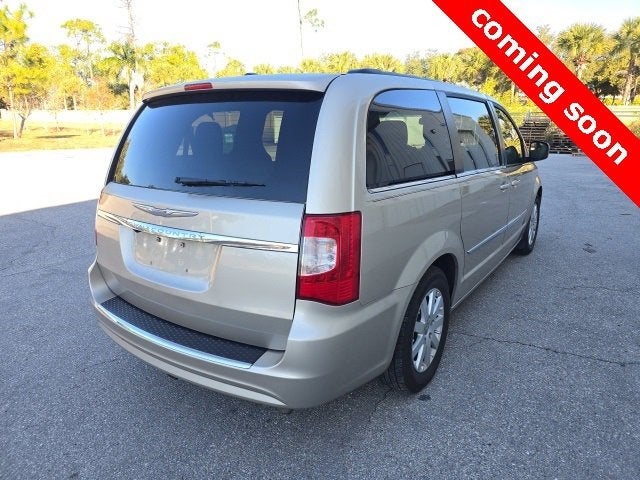 2013 Chrysler Town & Country Touring