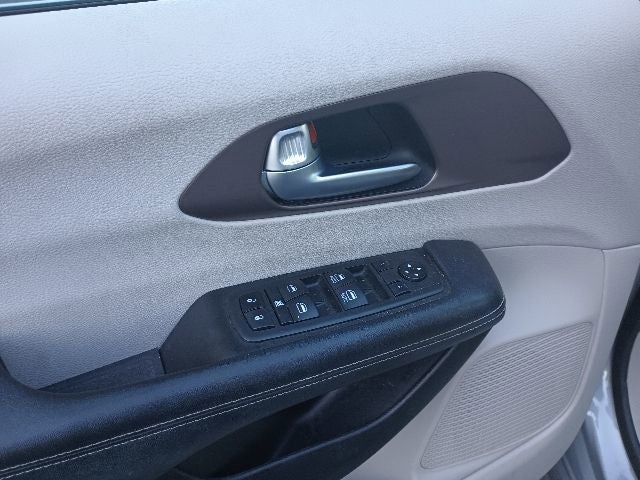 2021 Chrysler Voyager LXI