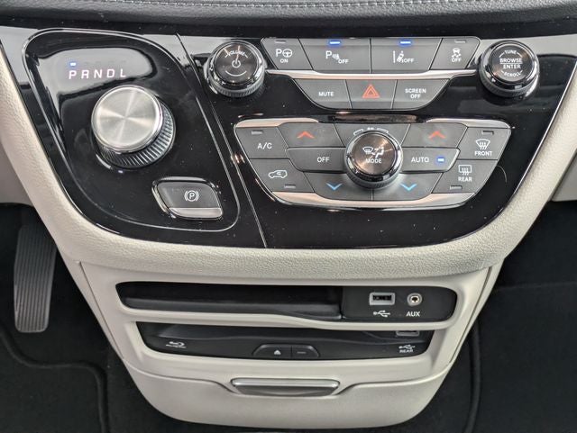 2018 Chrysler Pacifica Hybrid Limited