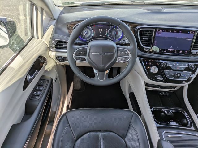2023 Chrysler Pacifica Limited AWD