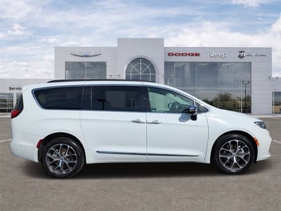 2023 Chrysler Pacifica Limited AWD