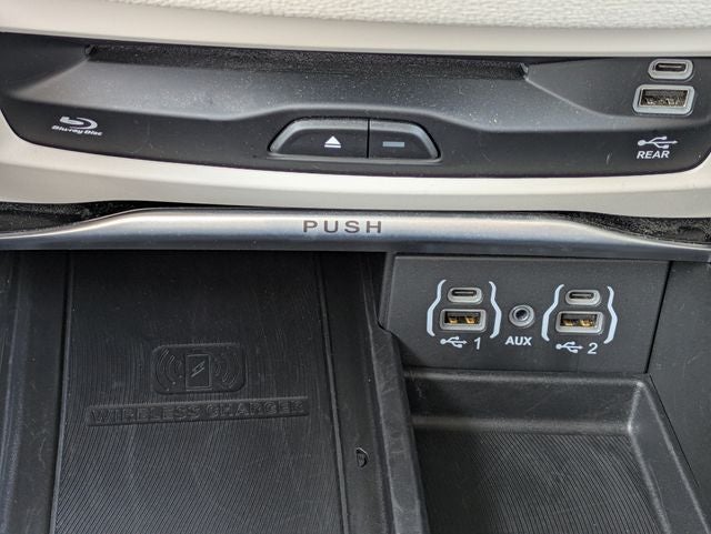 2023 Chrysler Pacifica Limited AWD