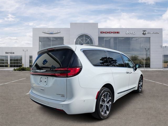 2023 Chrysler Pacifica Limited AWD