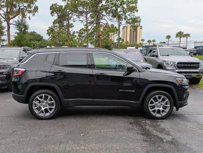 2022 Jeep Compass Latitude Lux 4x4