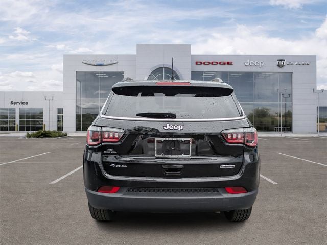2022 Jeep Compass Latitude Lux 4x4