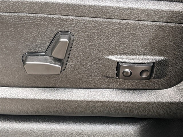 2022 RAM 3500 Limited Longhorn Crew Cab 4x4 8' Box