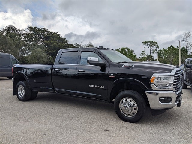 2022 RAM 3500 Limited Longhorn Crew Cab 4x4 8' Box
