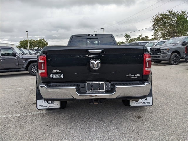 2022 RAM 3500 Limited Longhorn Crew Cab 4x4 8' Box