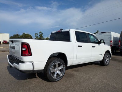 2026 RAM Ram 1500 RAM 1500 EXPRESS CREW CAB 4X2 5'7' BOX