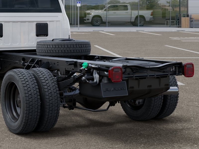 2027 RAM Ram 5500 Chassis Cab RAM 5500 TRADESMAN CHASSIS CREW CAB 4X4 84' CA