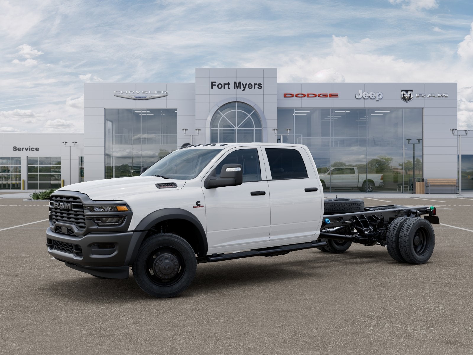 2027 RAM Ram 5500 Chassis Cab RAM 5500 TRADESMAN CHASSIS CREW CAB 4X4 84' CA