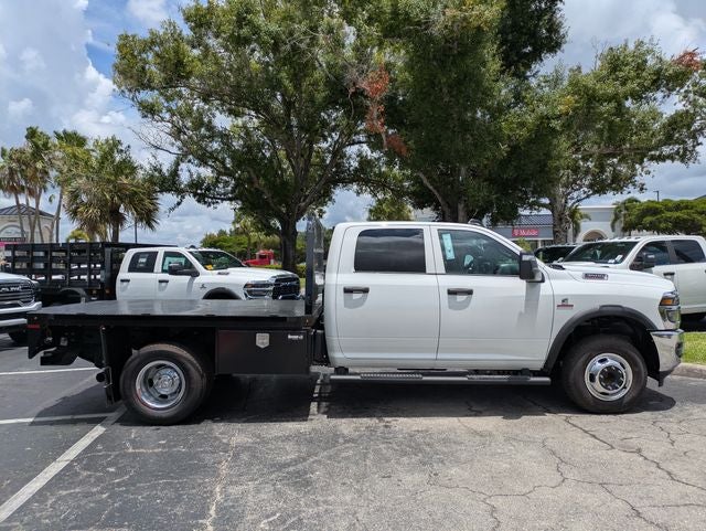 2026 RAM Ram 3500 Chassis Cab RAM 3500 TRADESMAN CREW CAB CHASSIS 4X4 60' CA