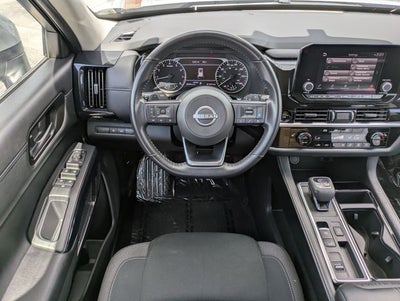 2025 Nissan Pathfinder SV FWD