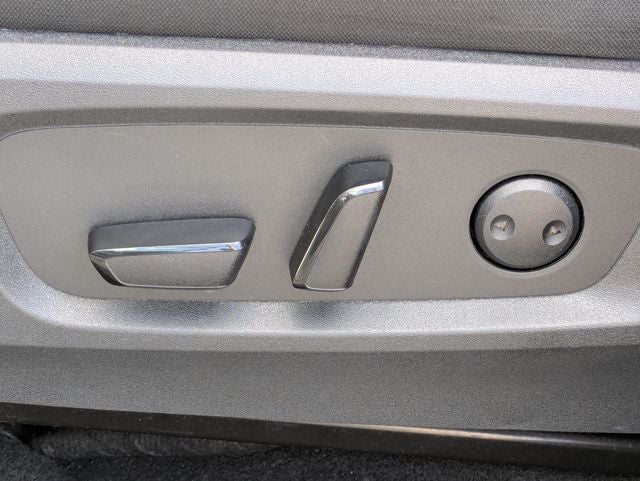 2025 Nissan Pathfinder SV FWD