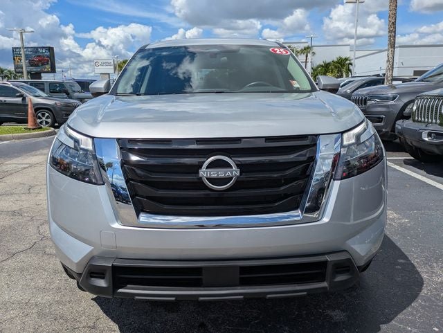 2025 Nissan Pathfinder SV FWD
