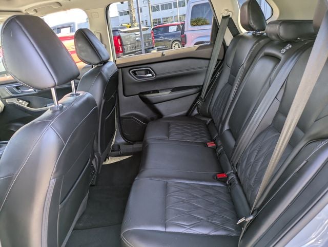 2023 Nissan Rogue Platinum FWD