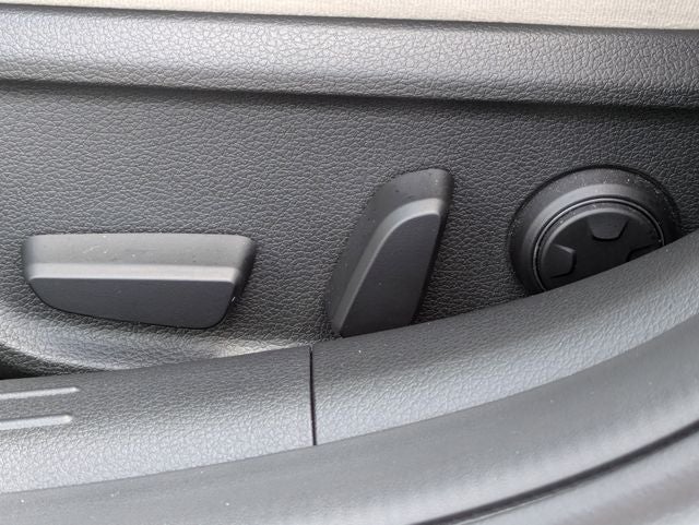 2025 Genesis G70 2.5T RWD