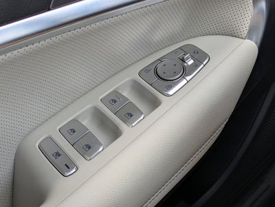 2025 Genesis G70 2.5T RWD