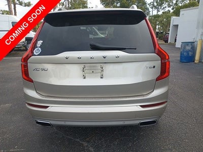 2016 Volvo XC90 T6 Momentum