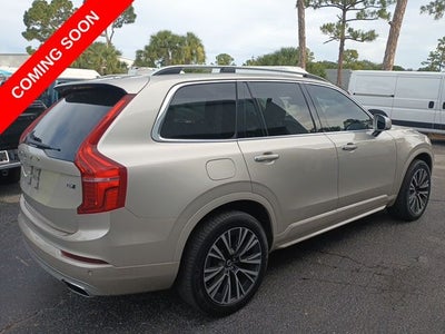 2016 Volvo XC90 T6 Momentum